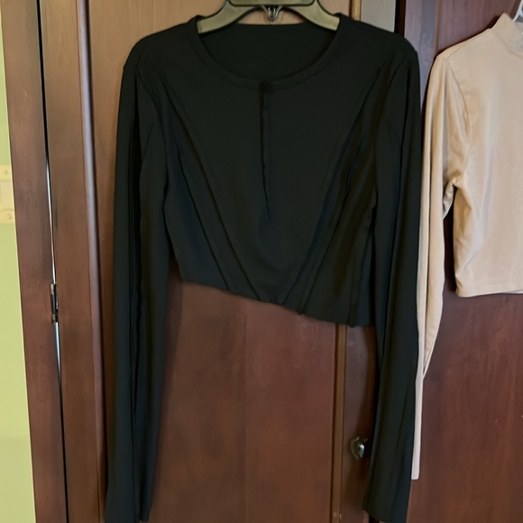 Set of four long sleeve crop tops size small - Picture 8 of 13